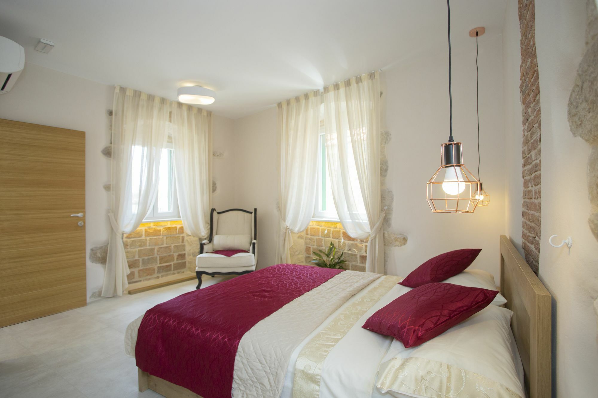 Situs Residence สปลิท ภายนอก รูปภาพ